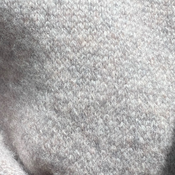 Aritzia cashmere cropped sweater - Picture 3 of 3